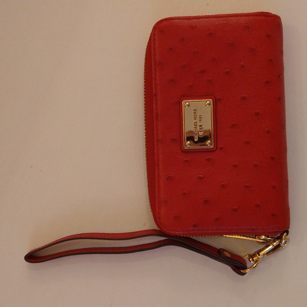 NWOT. Michael kors red wristlet/wallet.